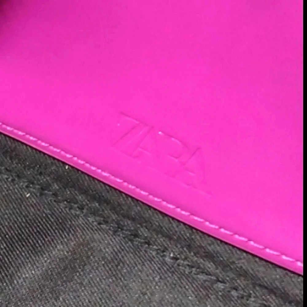 ZARA Trendy Pink 💕 Patent Shoulder Mini NWT - Picture 3 of 7